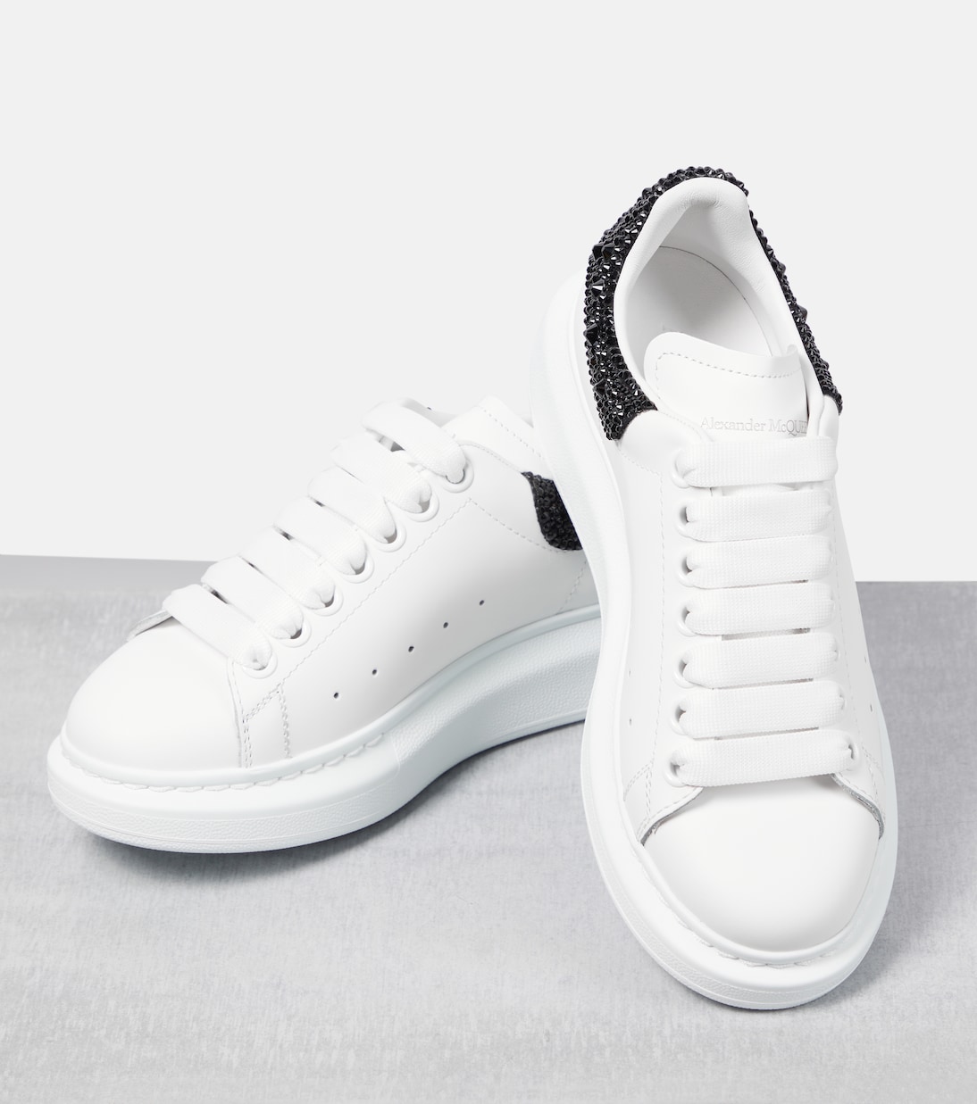 Baskets Oversized en cuir à ornements | McQueen