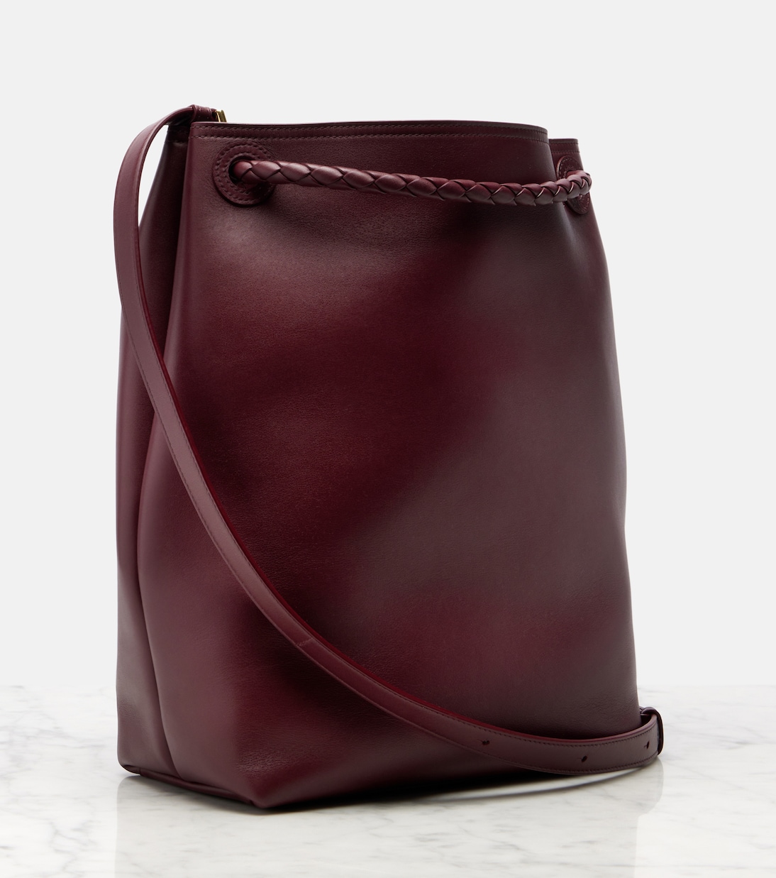 Sac seau Andiamo Small en cuir | Bottega Veneta