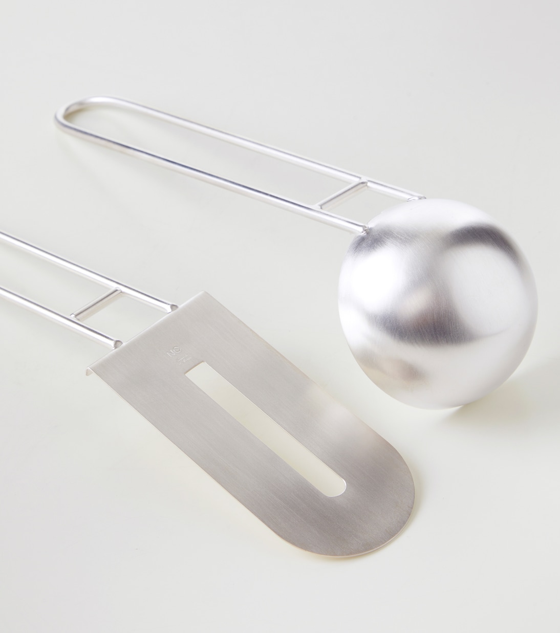 Artefacto spatula and ladle set | Natalia Criado