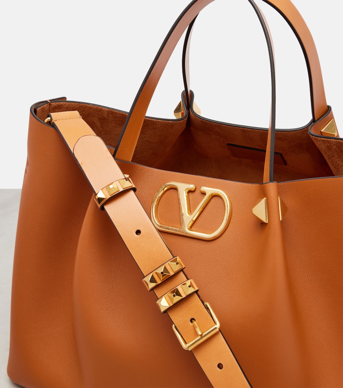 Tote Bag VLogo Medium aus Leder | Valentino Garavani