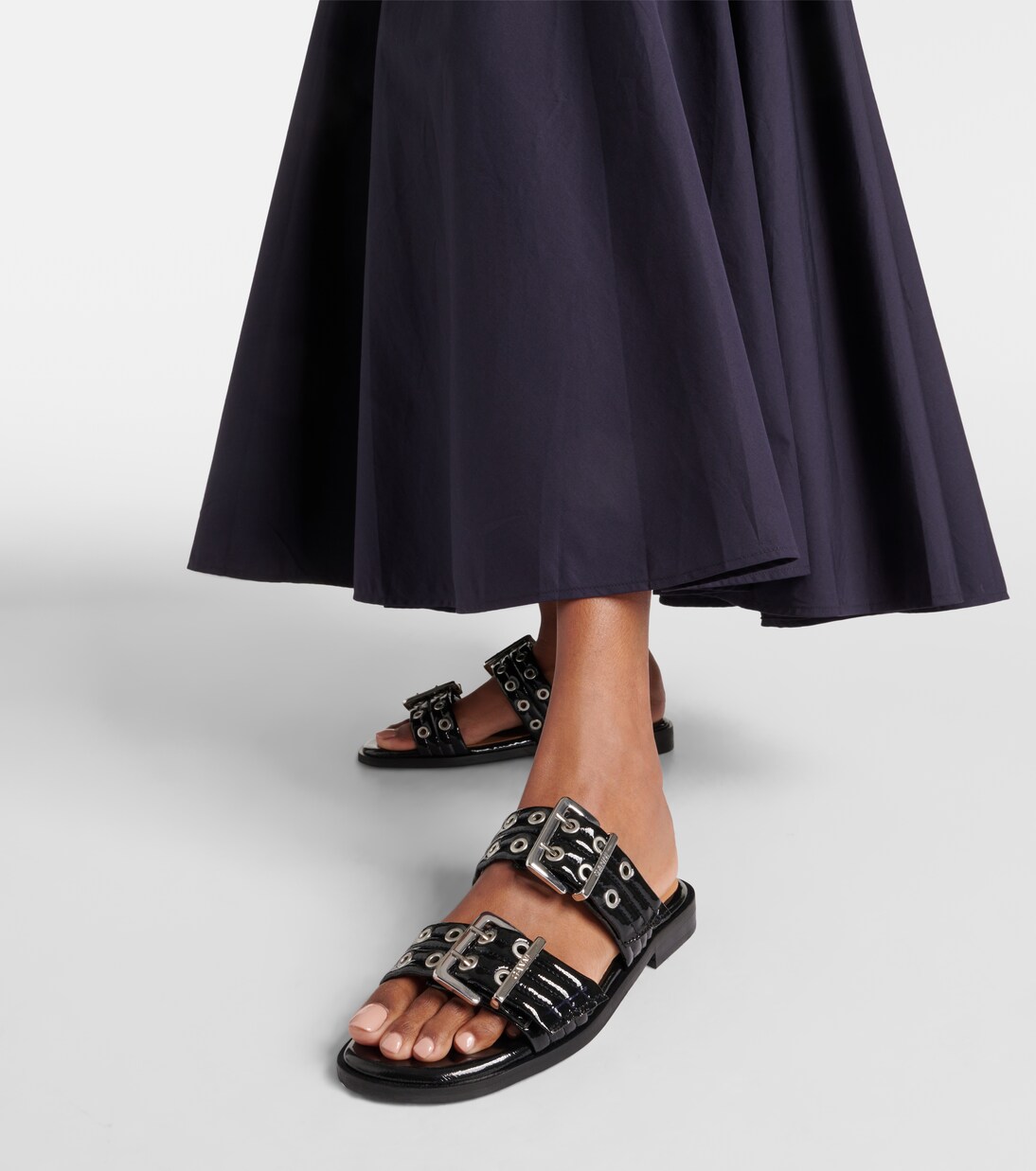 Verzierte Sandalen aus Lackleder | Ganni