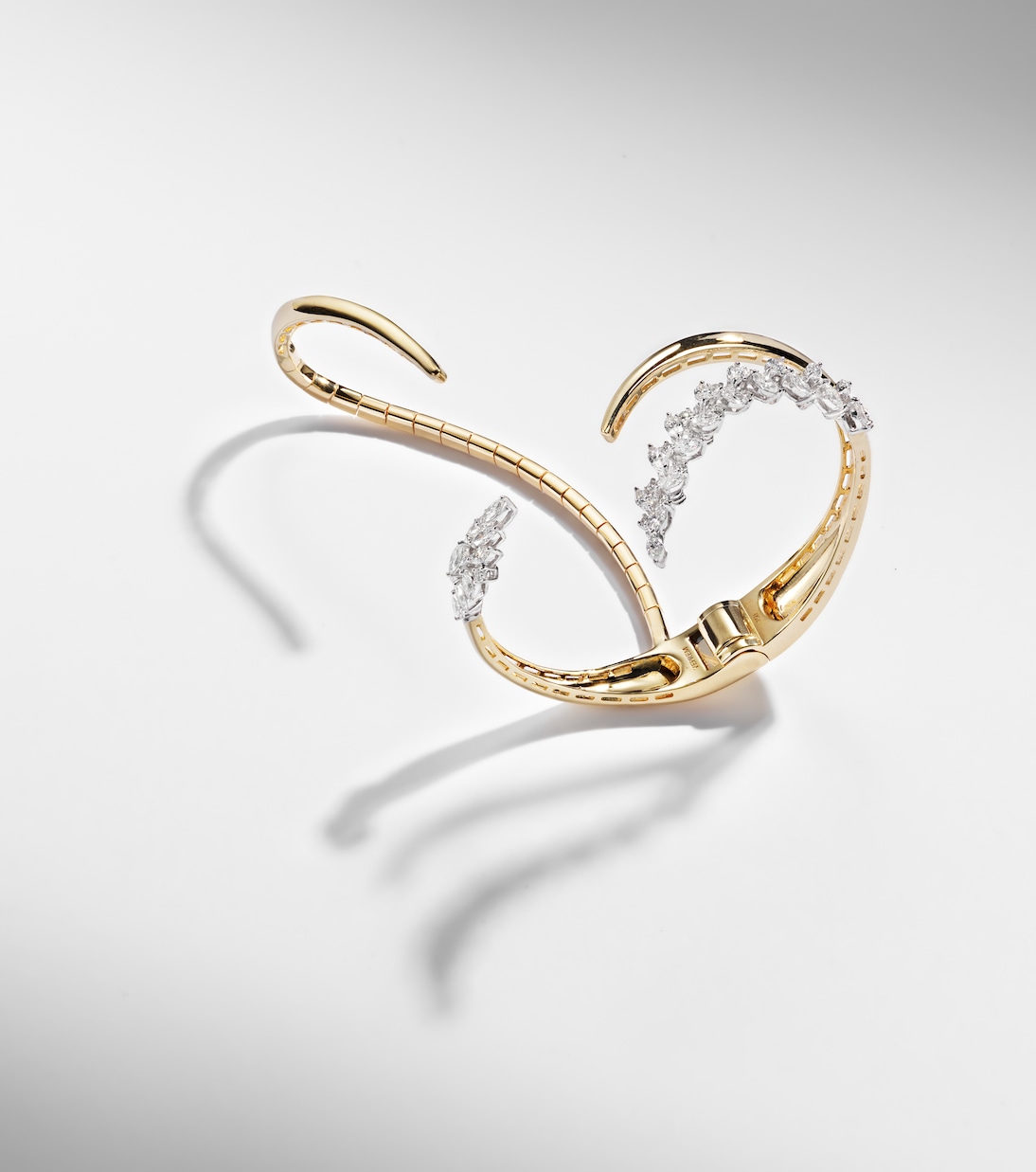 Golden Strada 18kt gold bracelet with diamonds | Yeprem