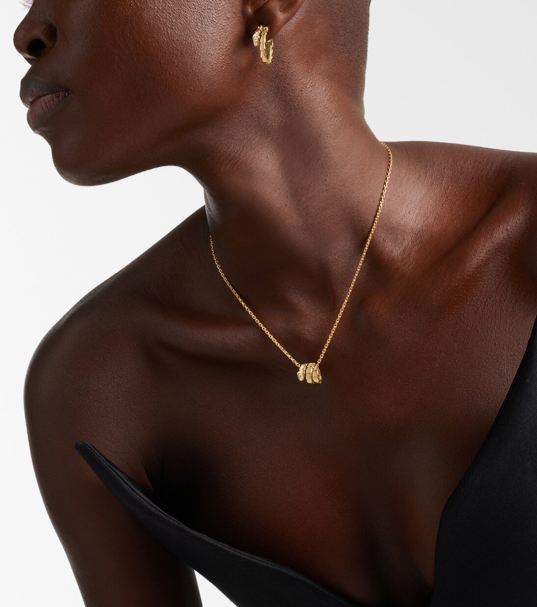 Serpenti Viper 18kt gold pendant necklace with diamonds | Bvlgari