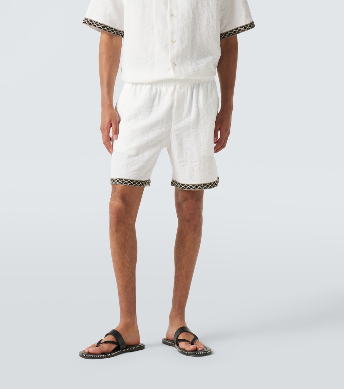 Crochet-trimmed shorts | Commas
