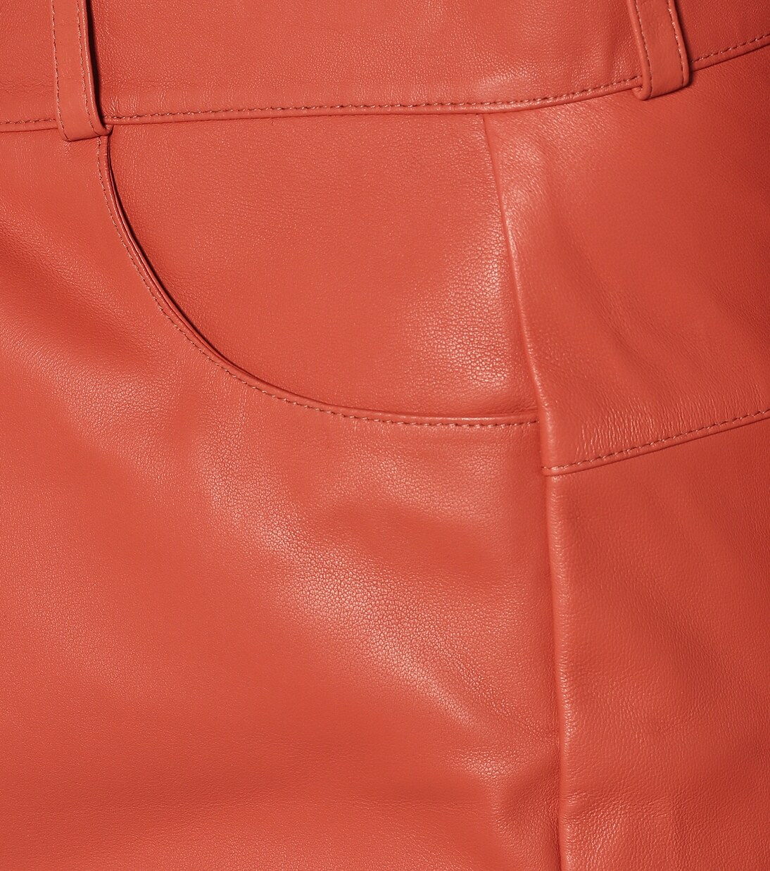 Gerade High-Rise-Hose aus Leder | Zeynep Arçay