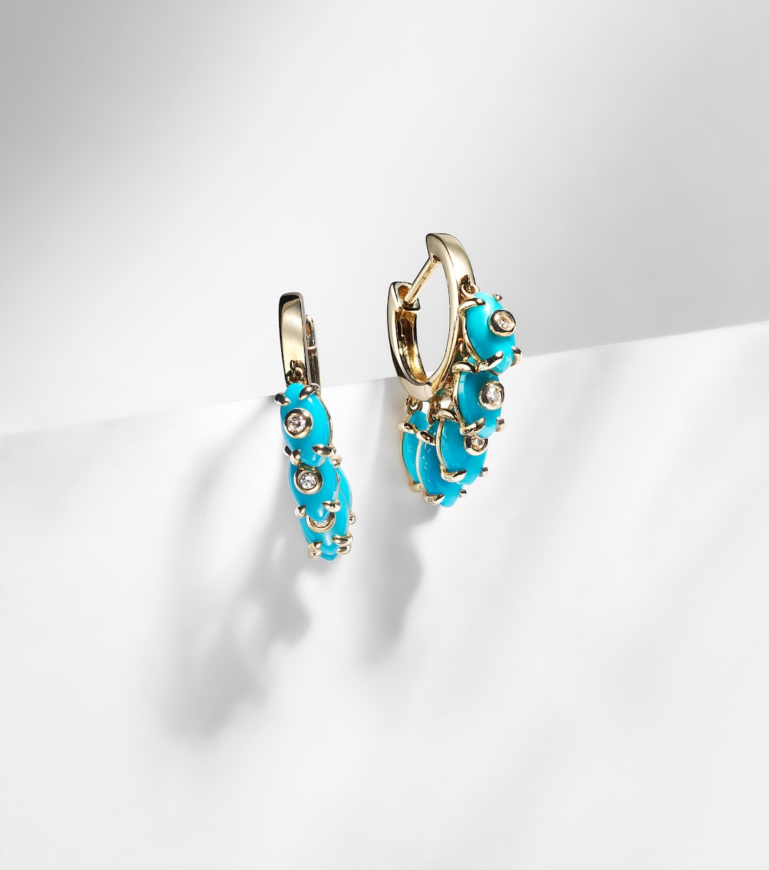 Ohrringe aus 14kt Gelbgold (585/1000) mit Diamanten und Türkis | Sydney Evan