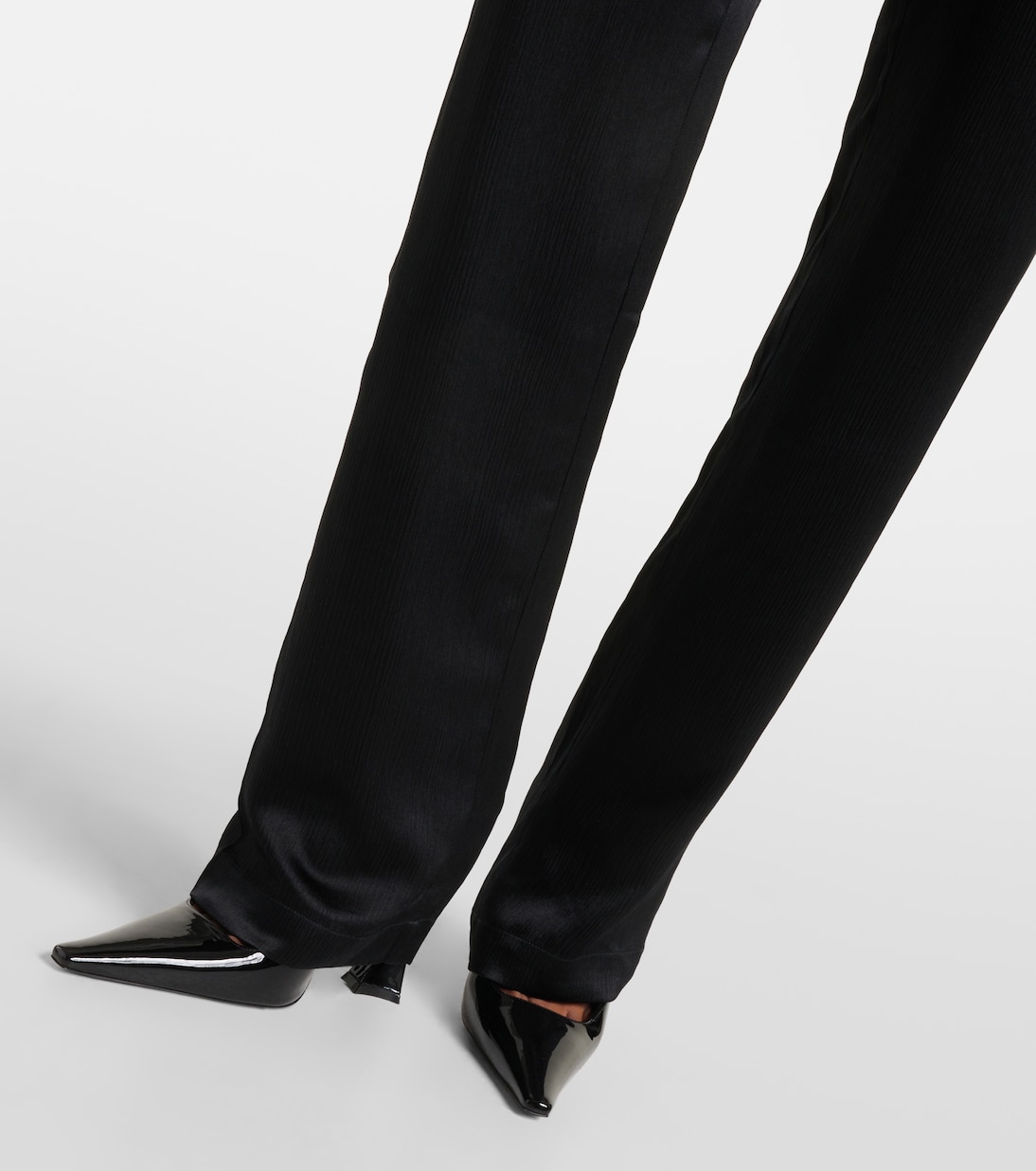 Gerade High-Rise-Hose Remi aus Seide | Tove