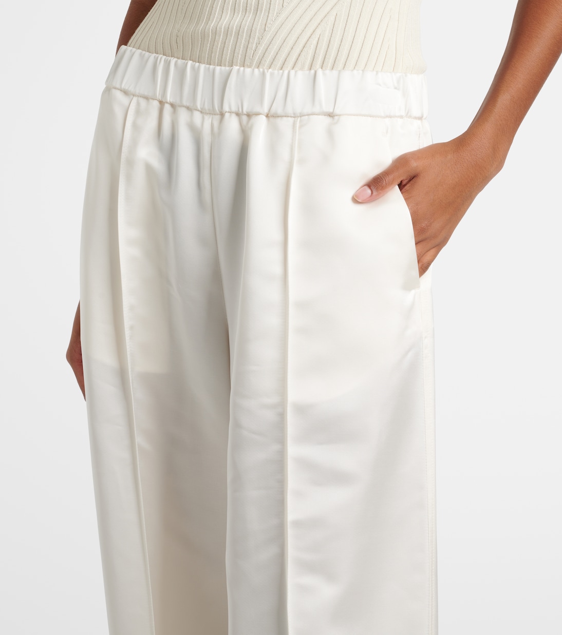 Weite High-Rise-Hose aus Satin | Jil Sander