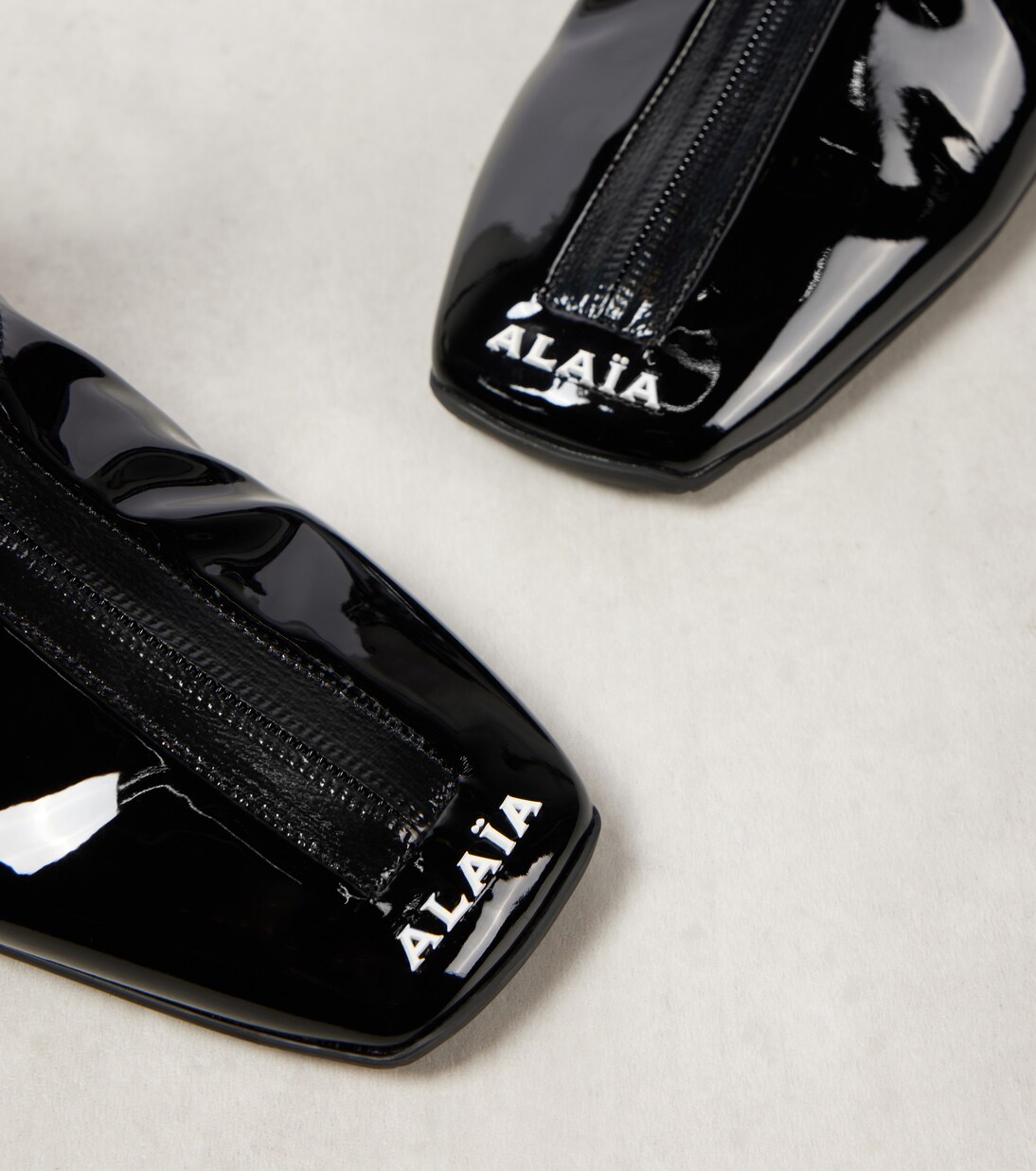 Ankle Boots Sneaker aus Lacklederimitat | Alaïa