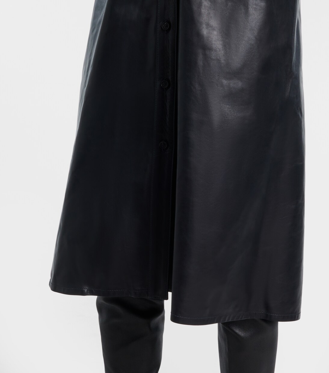 Vestido camisero de piel fruncida | Toteme