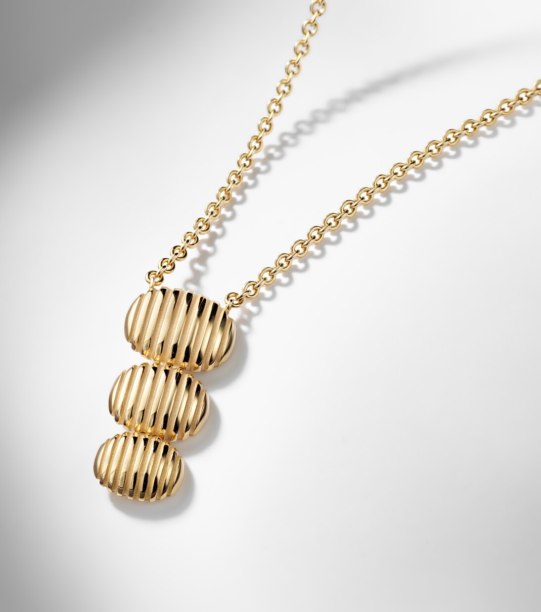 Halskette Isla Triple aus 18kt Gelbgold  | Pamela Zamore