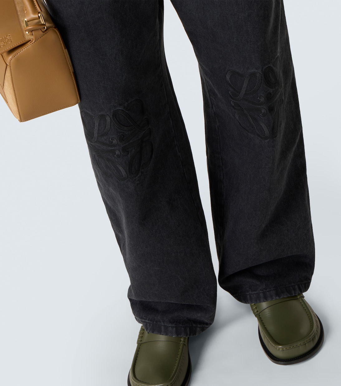 Jean ample Anagram | Loewe