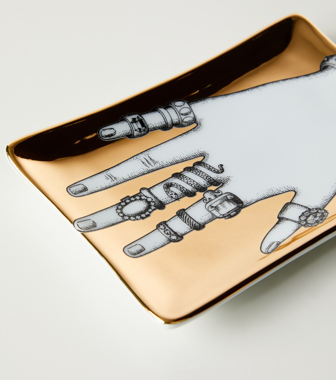 Mano Con Anelli porcelain ashtray | Fornasetti