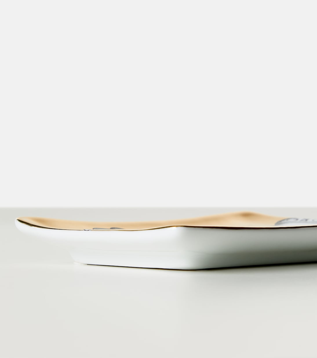 Mano Con Anelli porcelain ashtray | Fornasetti