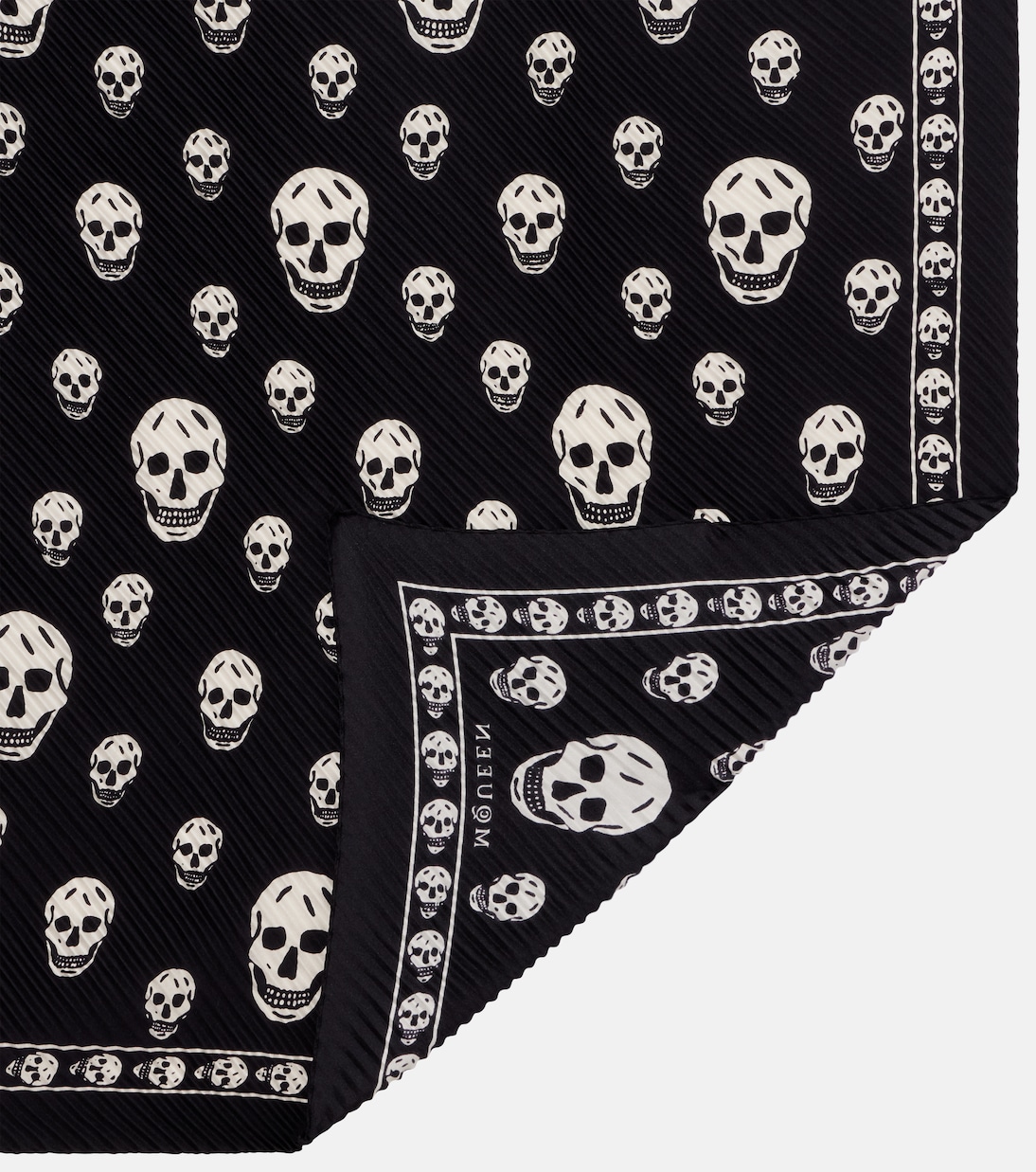 Skull silk scarf | McQueen