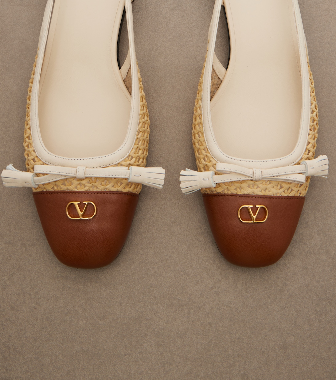 Valet Du Roi leather-trimmed raffia slingback flats | Valentino Garavani