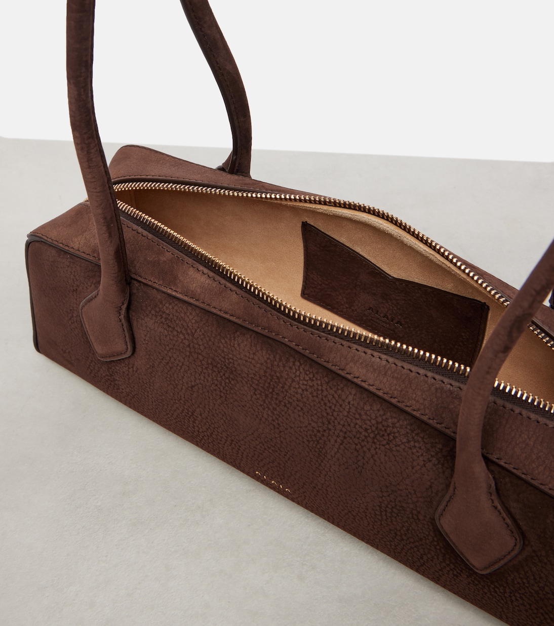 Borsa a spalla Le Teckel Medium in suede | Alaïa