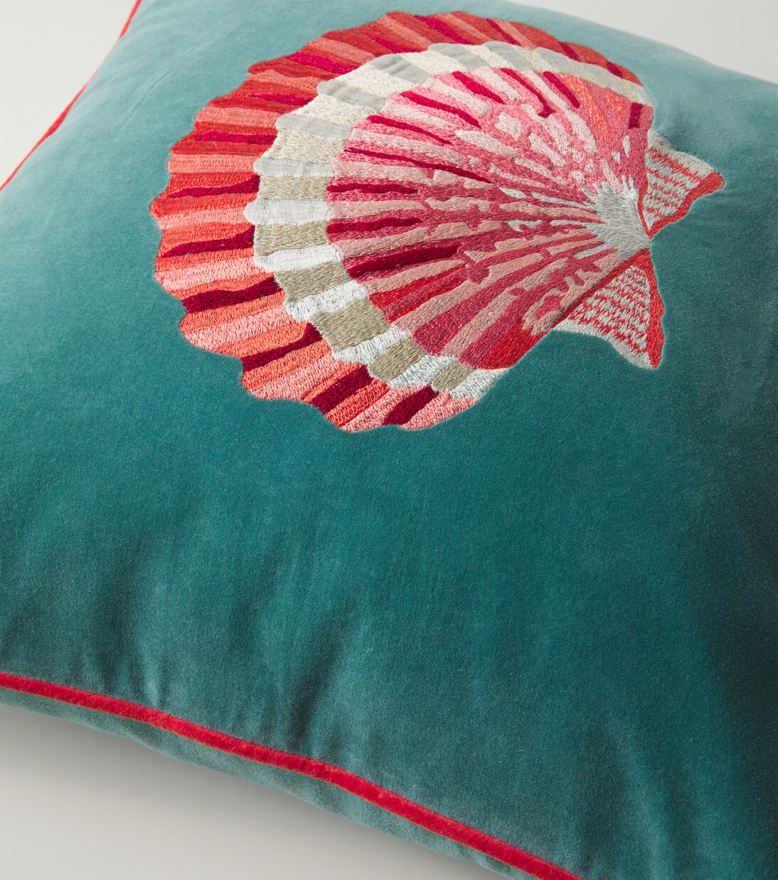 Embroidered cotton velvet cushion | Les-Ottomans