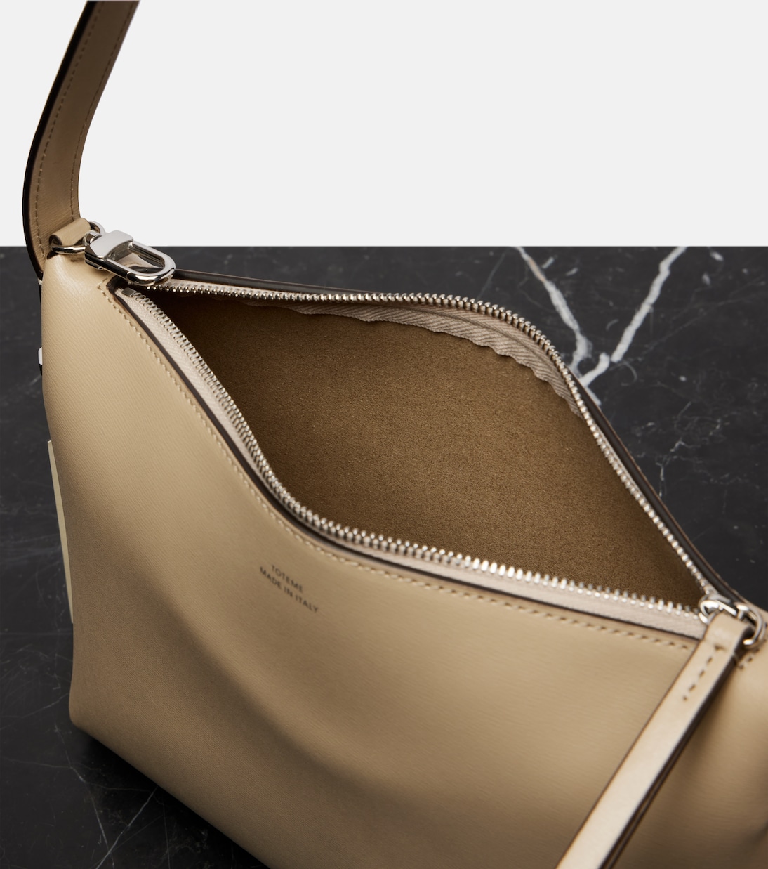 Scoop leather shoulder bag | Toteme