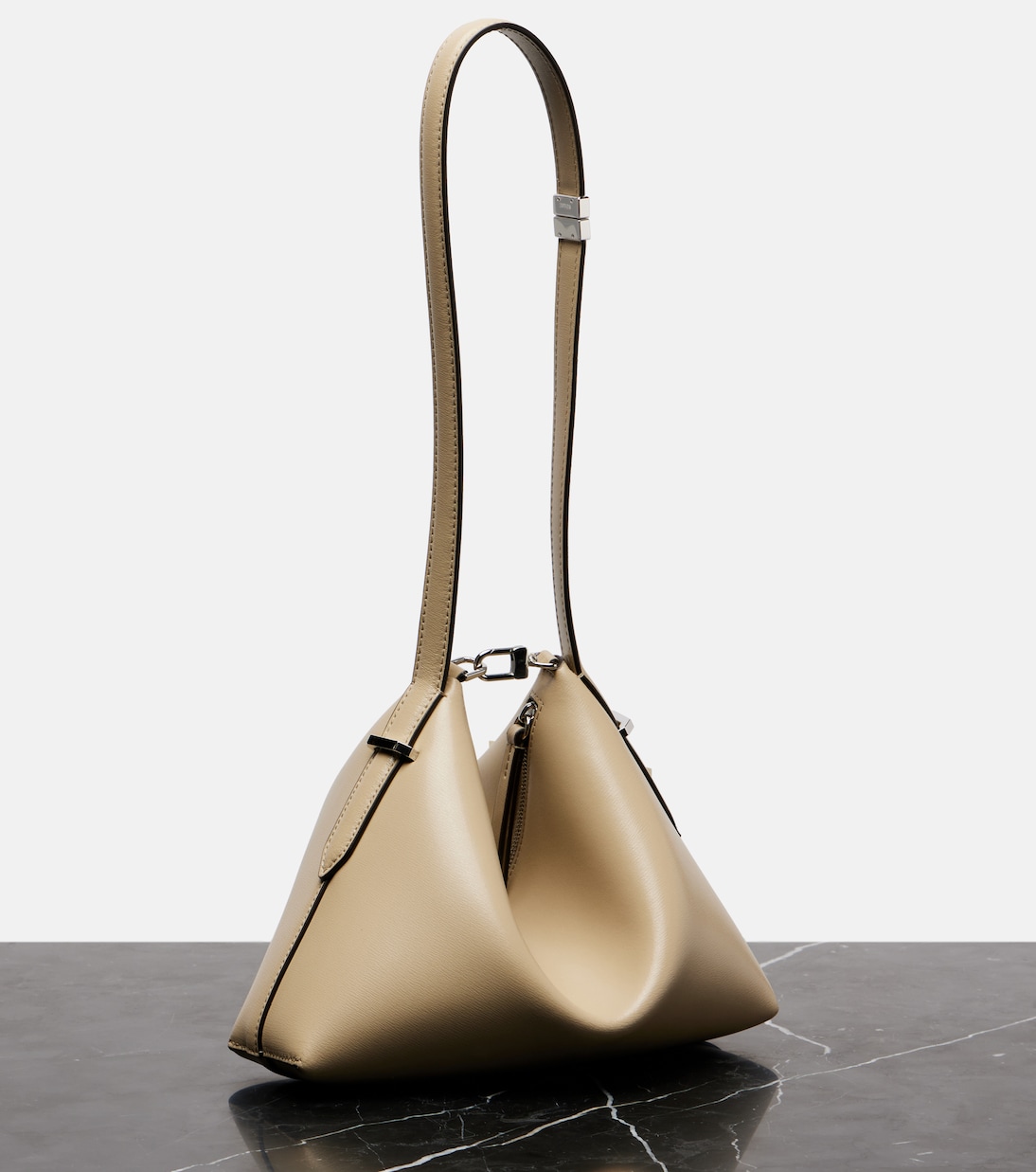 Scoop leather shoulder bag | Toteme