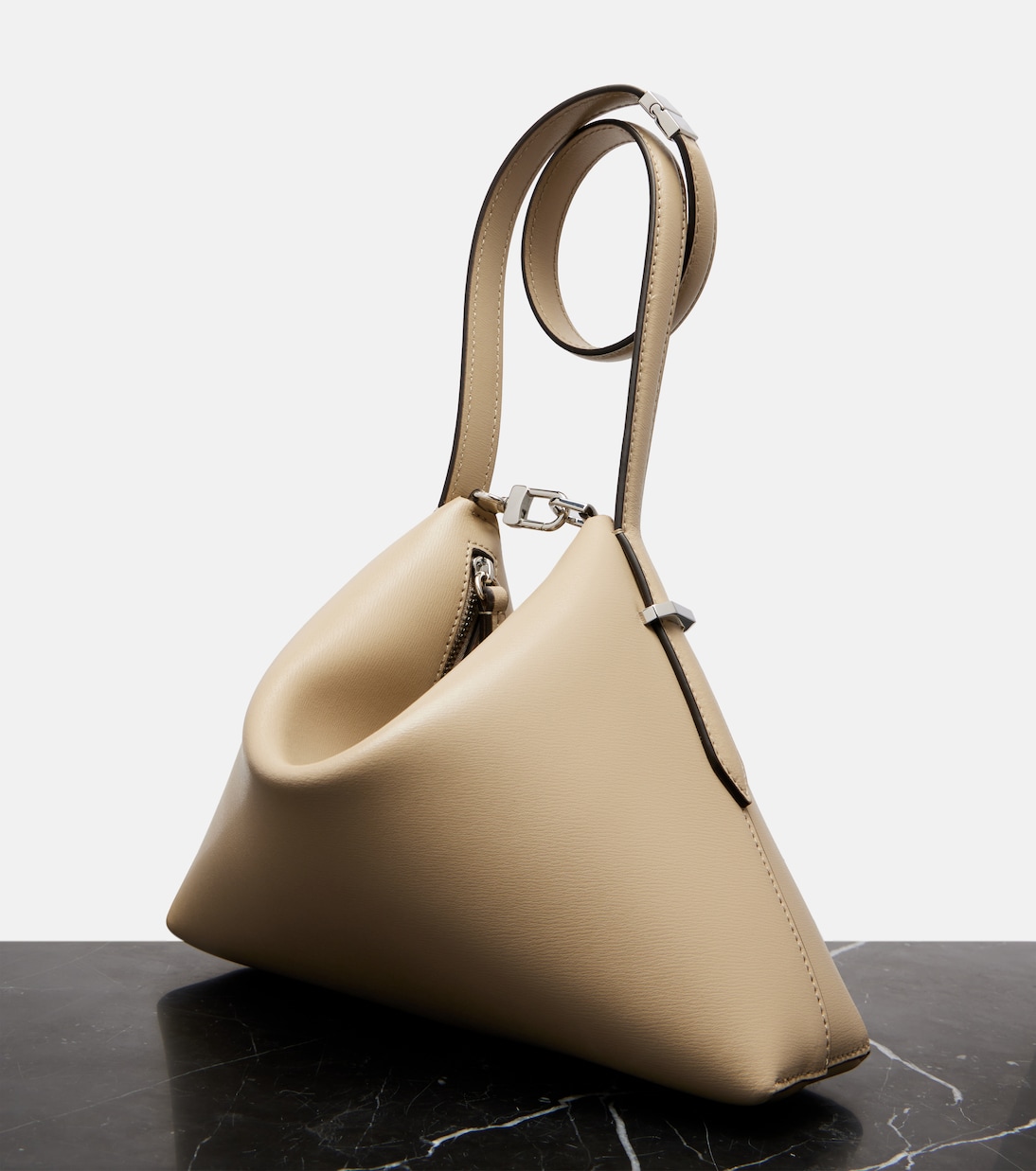 Scoop leather shoulder bag | Toteme