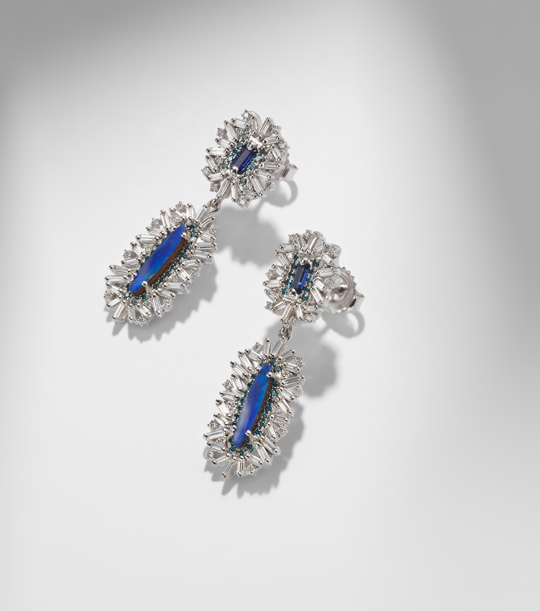 Boucles d’oreilles en or blanc 18 ct et pierres précieuses | Suzanne Kalan