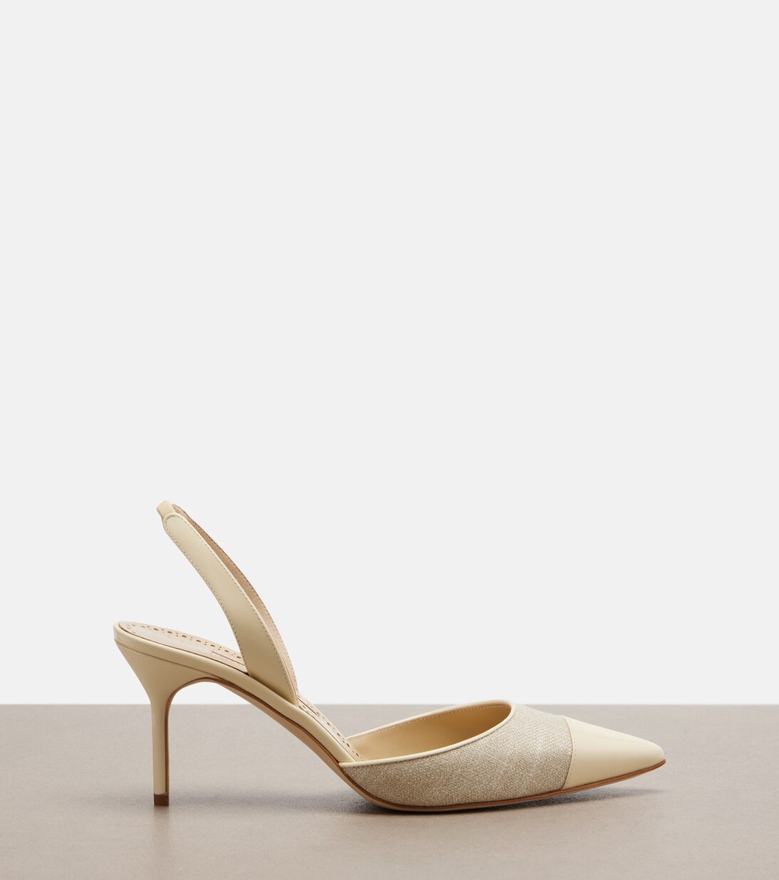 Salones destalonados Capsli con piel | Manolo Blahnik