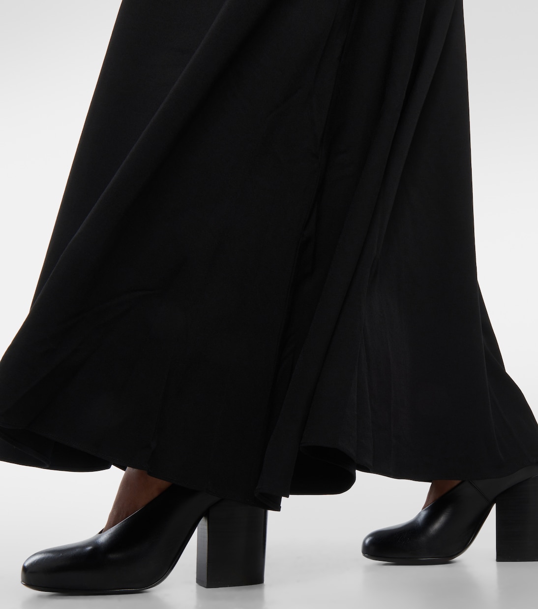 Abito lungo monospalla in crêpe | CO