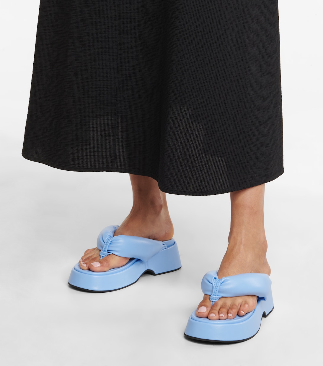 Padded thong sandals | Ganni