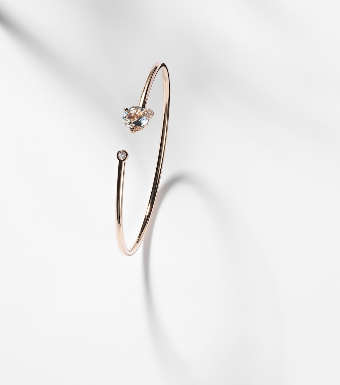 18kt rose gold bangle with aquamarine and diamonds  | Bucherer Fine Jewellery