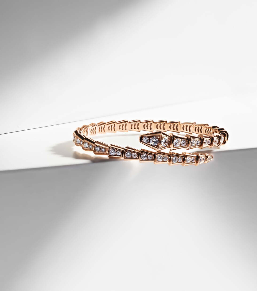 Serpenti Viper 18kt rose gold bracelet with diamonds | Bvlgari
