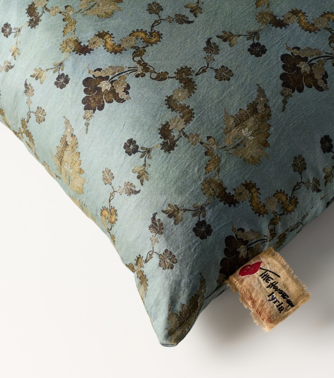 Godolia cushion | The House of Lyria