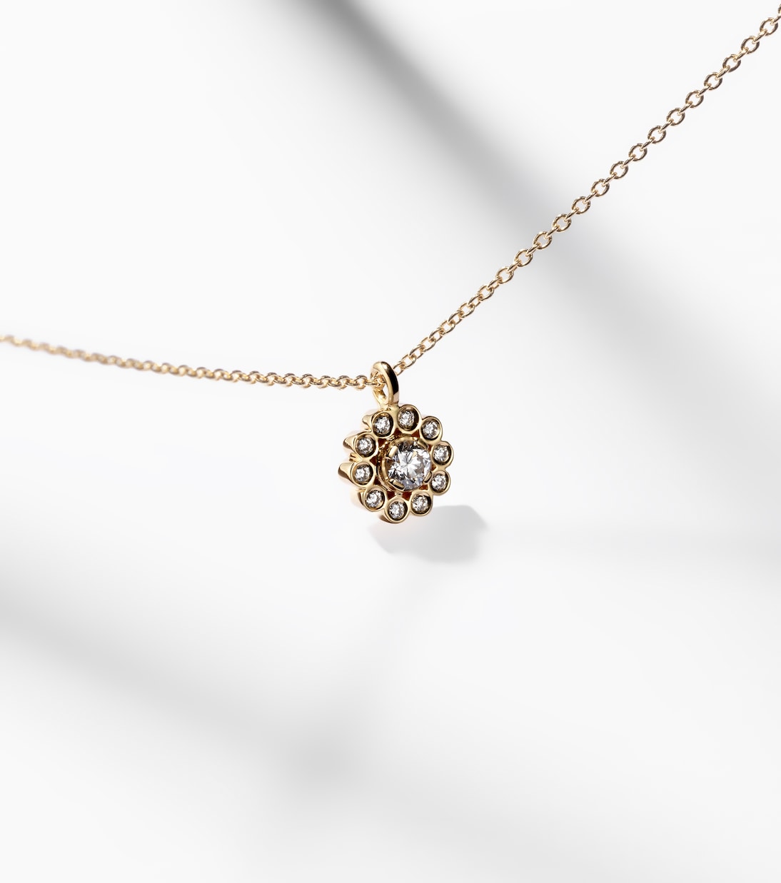 Soleil Simple 18kt gold necklace with diamonds | Sophie Bille Brahe