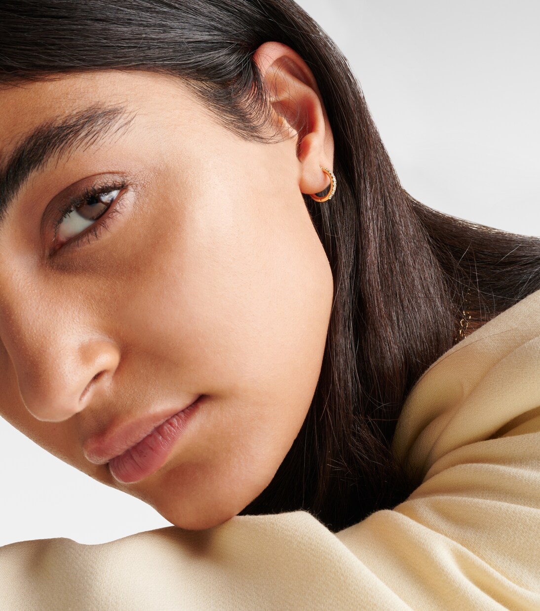 Micro Hoop Pavé 18kt gold (750/1000) and diamond single earring | Spinelli Kilcollin