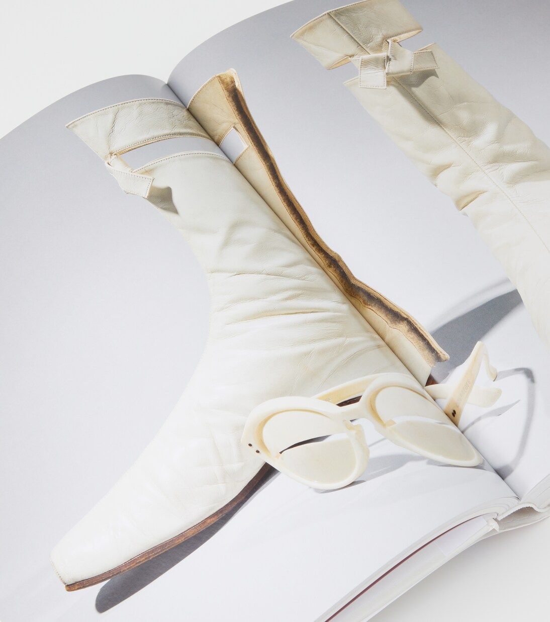Shoes AZ: The Collection of The Museum at FIT book | Taschen
