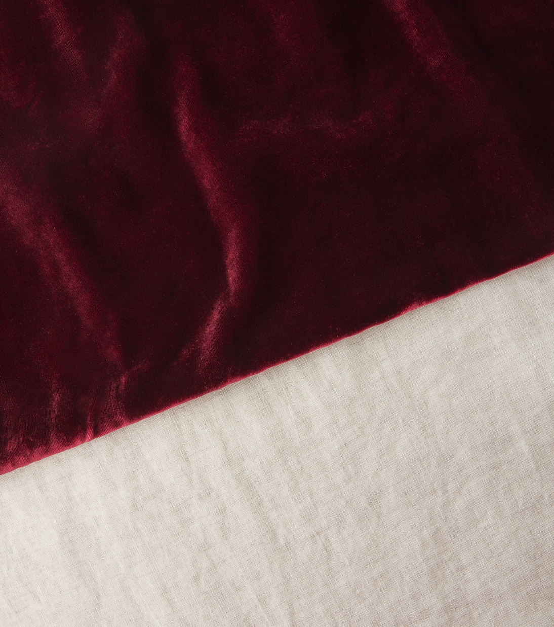 Velvet-trimmed linen tablecloth | Once Milano