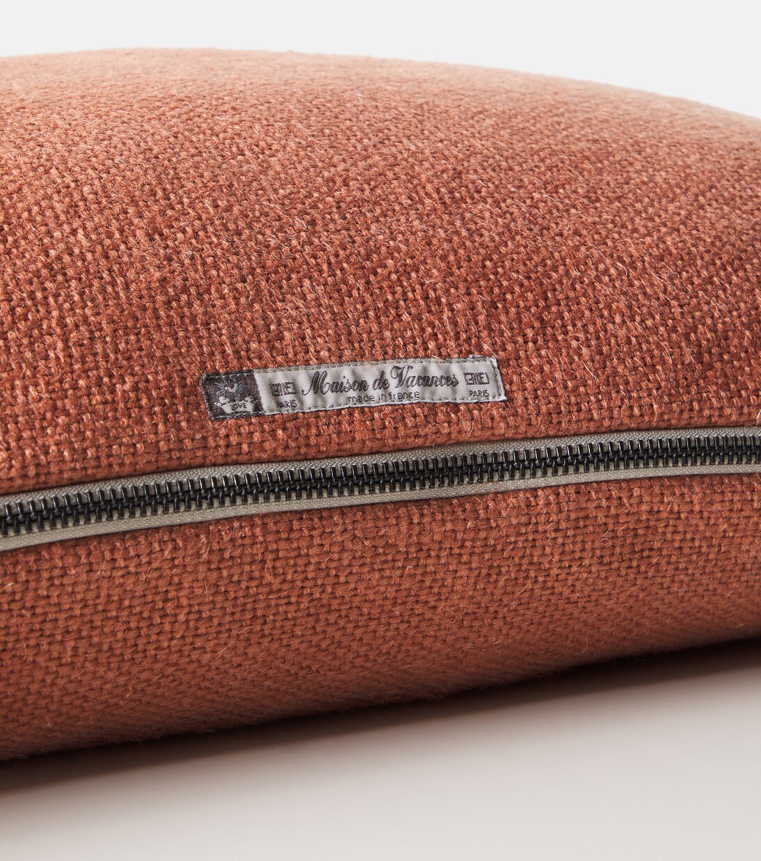 Linen cushion | Maison de Vacances