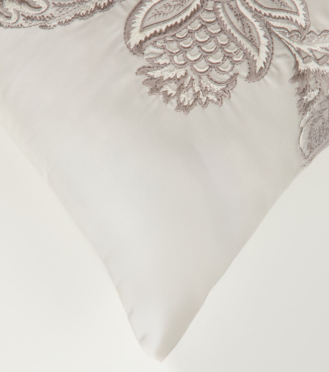 Bloom embroidered cotton cushion | Etro