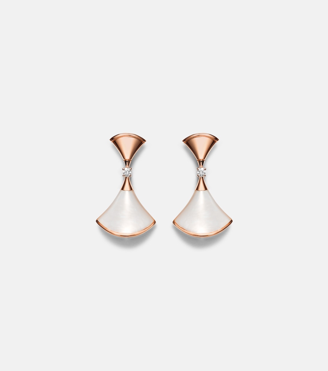 Ohrringe Divas' Dream aus 18kt Roségold (750/1000) mit Diamanten und Perlmutt | Bvlgari