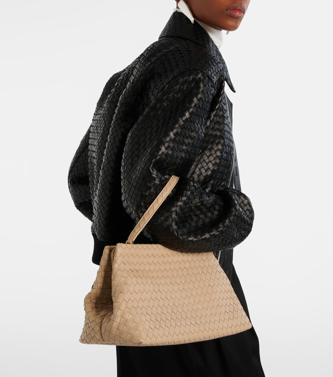 1998 인트레치아토 레더 숄더 백 | Bottega Veneta