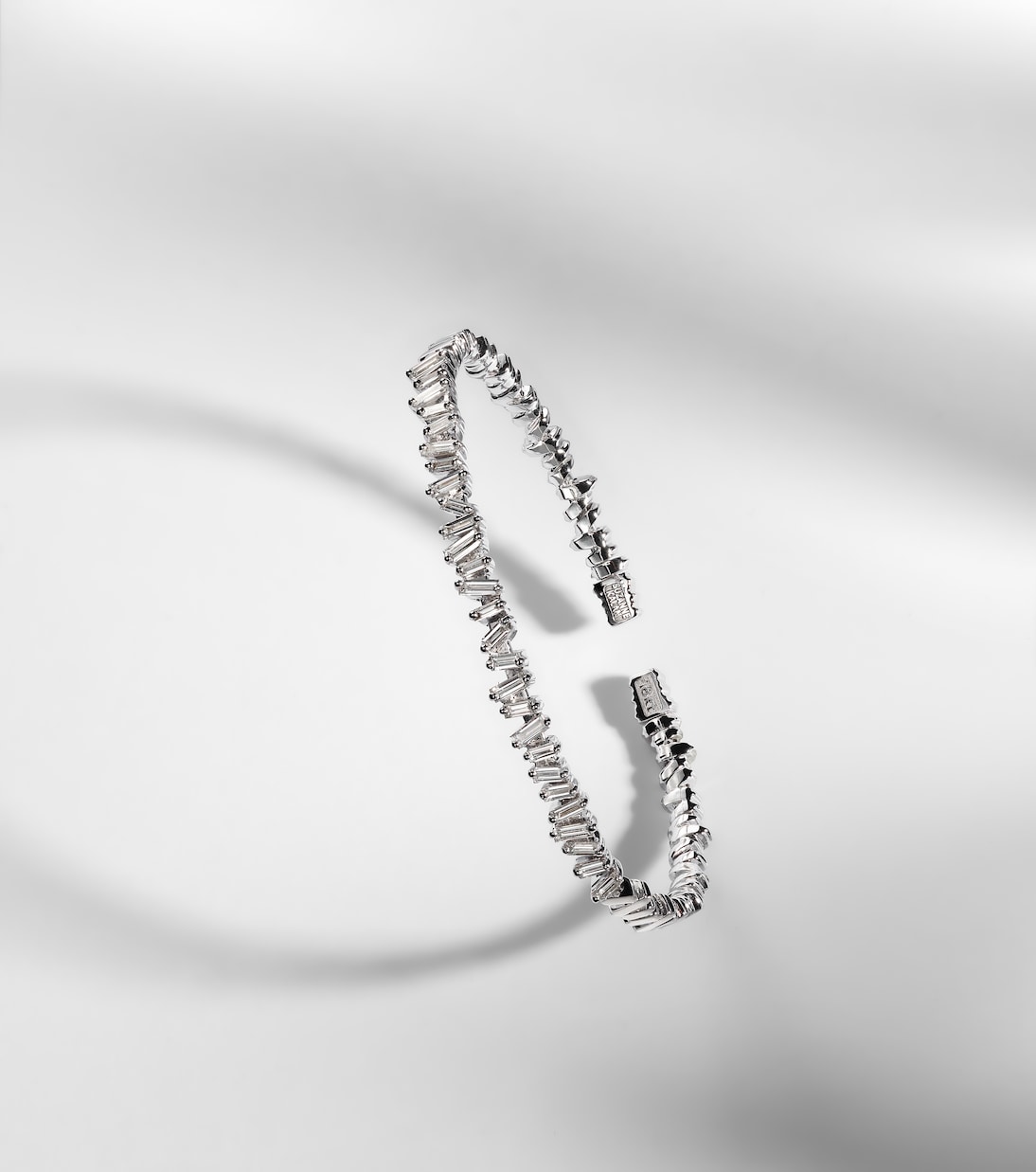 Armreif Classic aus 18kt Weißgold mit Diamanten | Suzanne Kalan