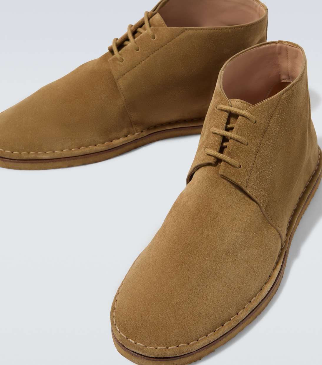 Desert Boots Nicola aus Veloursleder | The Row