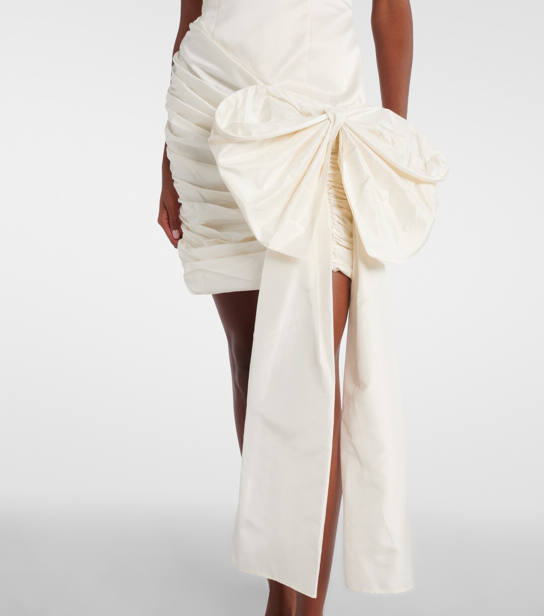 Robe en satin | Rotate