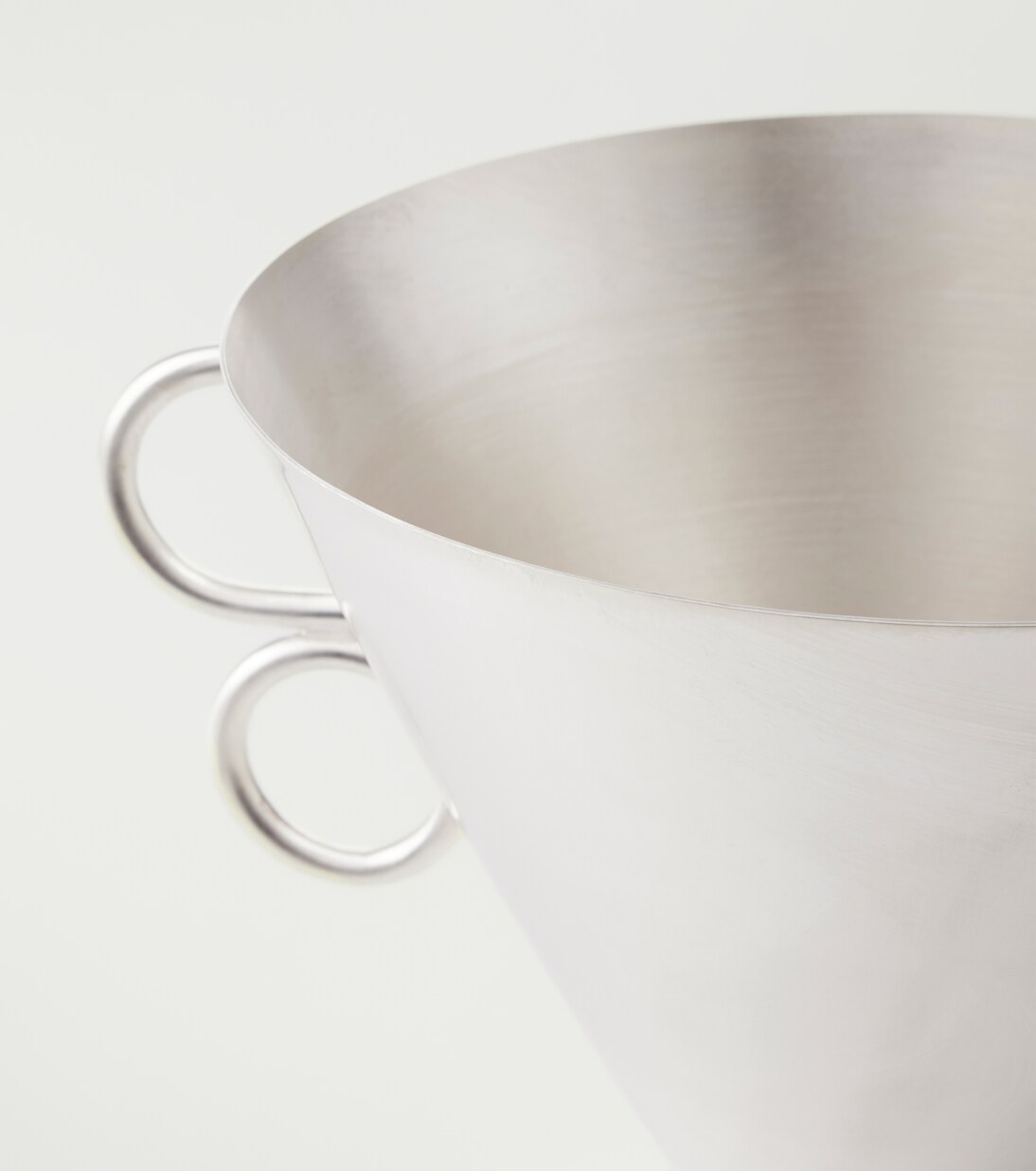 Vaso silver-plated metal vase | Natalia Criado