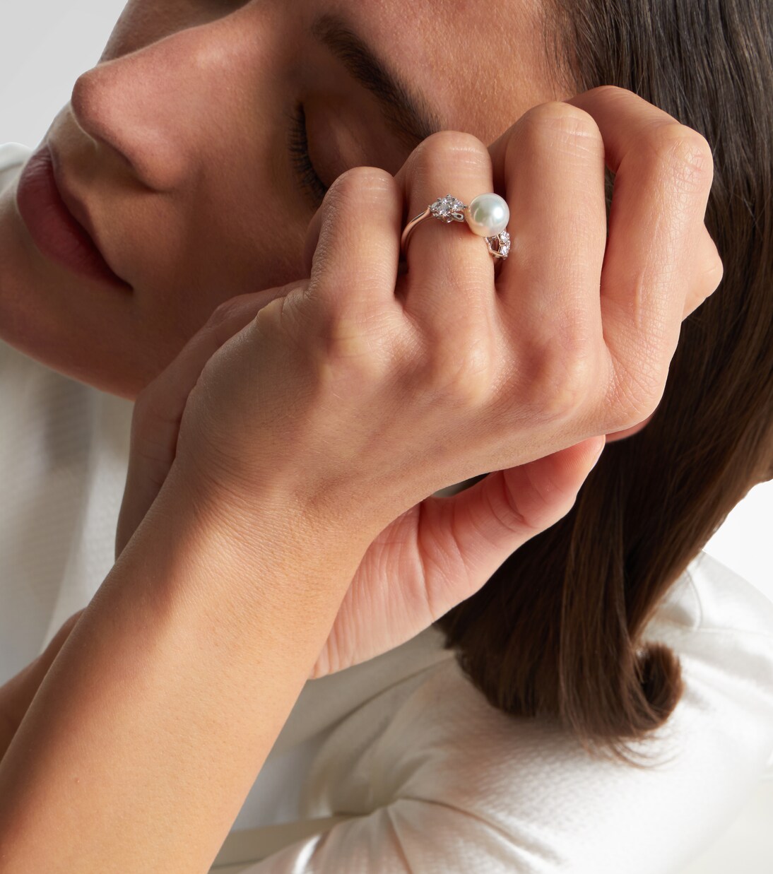 Bague en or blanc 18 ct à perles et diamants | Mikimoto