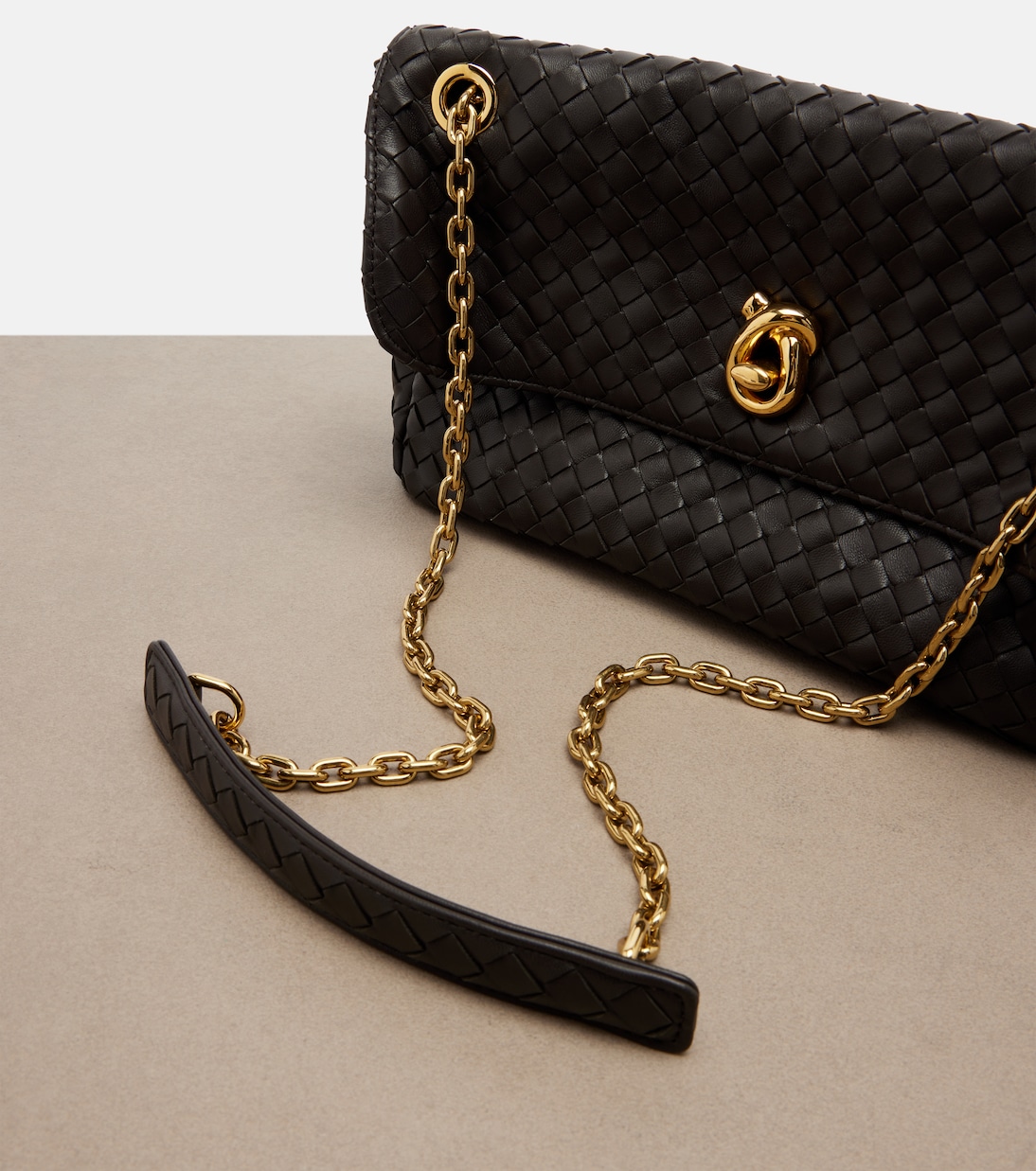 Borsa a spalla Madison Medium in pelle | Bottega Veneta