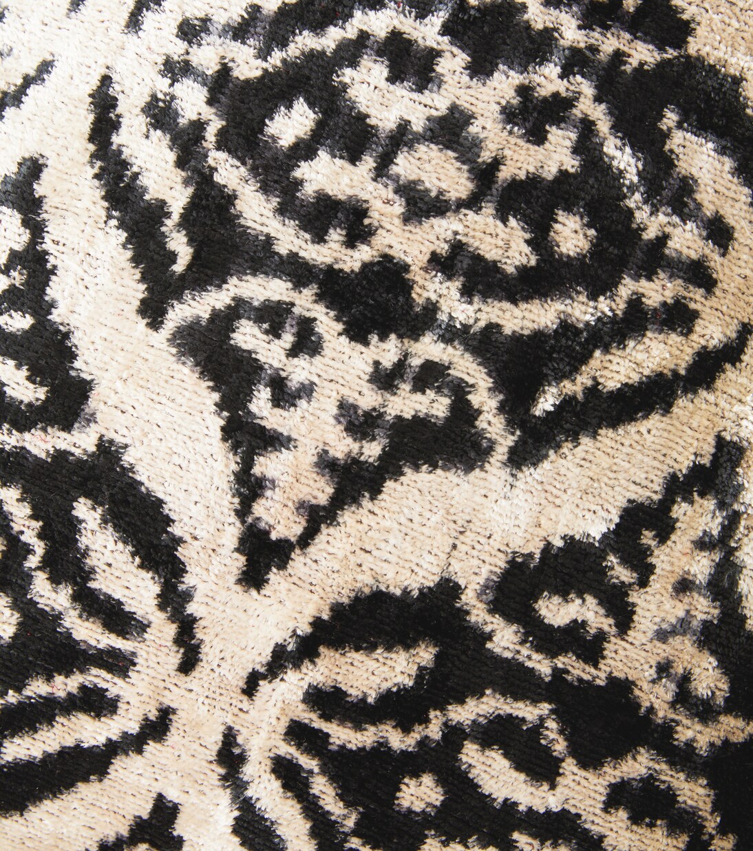 Velvet cushion | Les-Ottomans