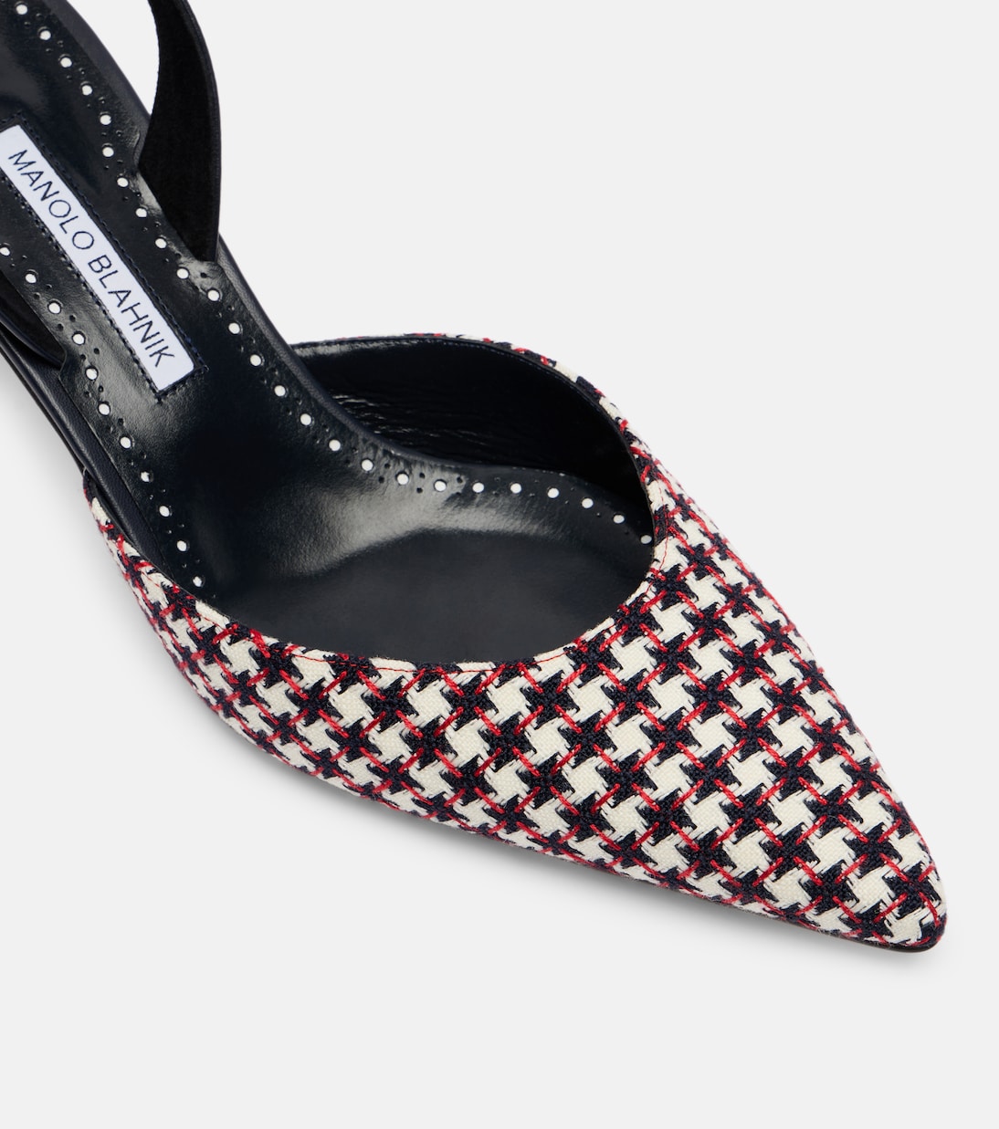 Salones destalonados Carolyne 50 con pata de gallo | Manolo Blahnik