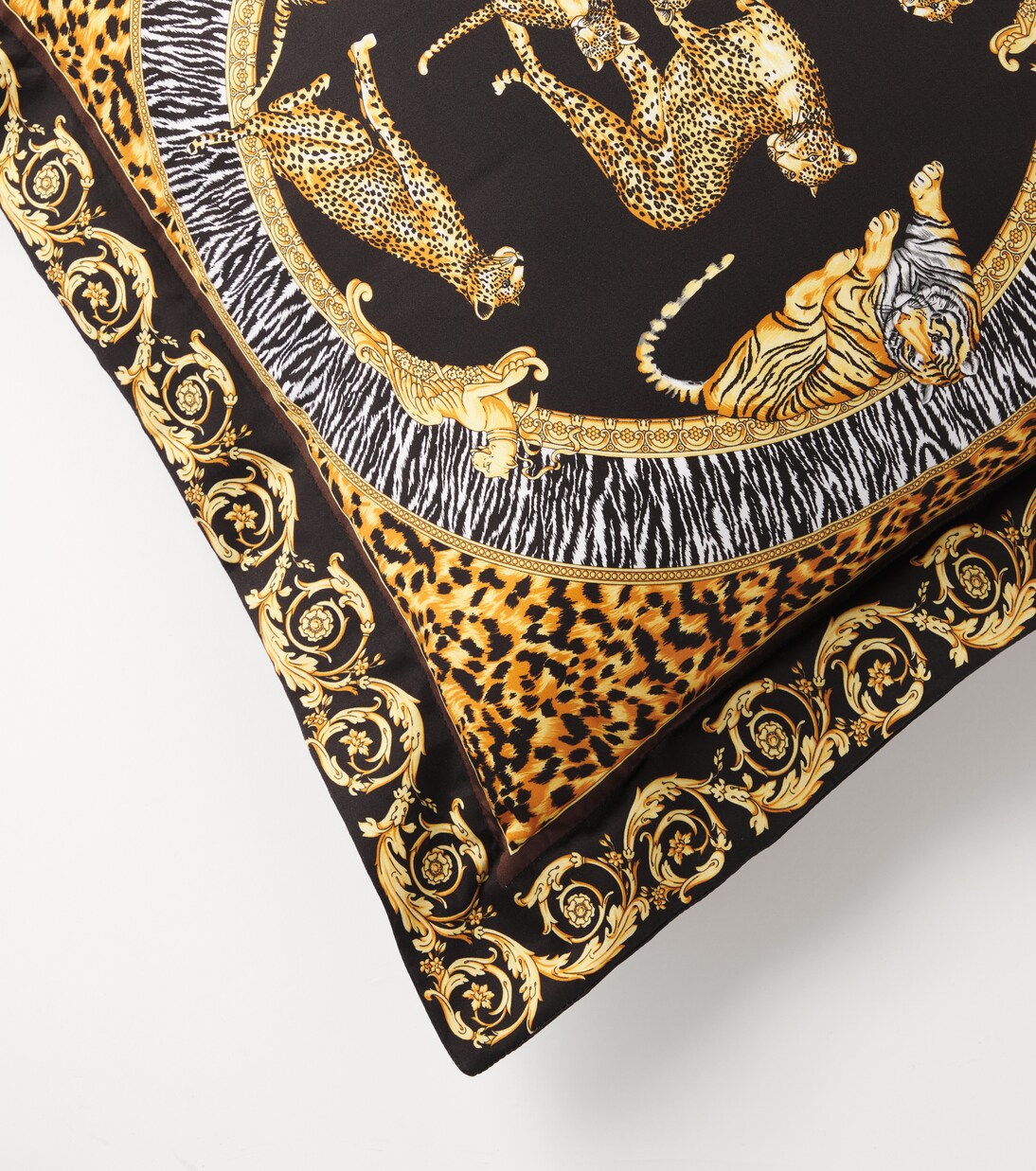 Logo printed cotton satin cushion | Versace Home