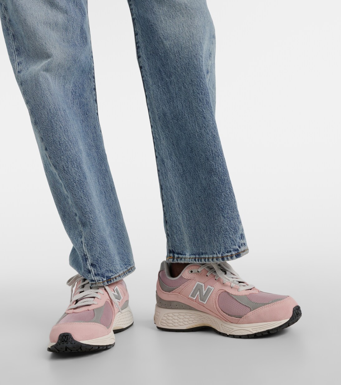 2002 suede-trimmed sneakers | New Balance